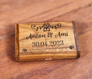 Custom engraved wooden flash drive